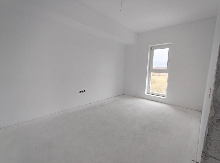 Apartament cu 3 camere decomandat în Turnișor