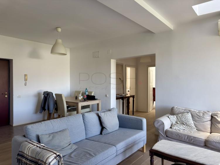 Apartament cu 4 camere semidecomandat, mobilat în Floreasca