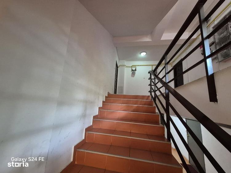 Apartament cu 4 camere decomandat în Calea Romanului