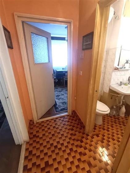 Apartament cu 3 camere semidecomandat în Viziru 1