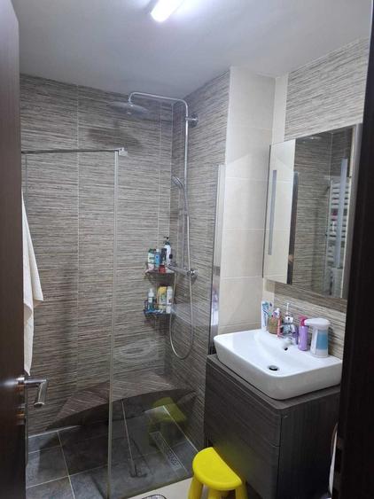 Apartament cu 4 camere decomandat în Crângași