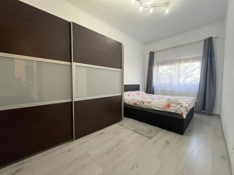 Duplex cu 5 camere cu Canalizare în Dumbrăvița