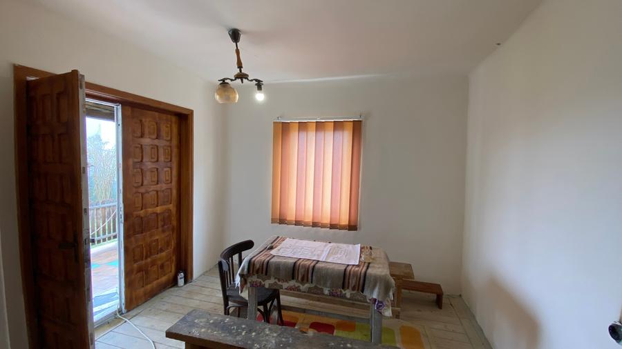 Casă individuală cu 3 camere cu Teren 3200 Mp în Dobrogostea