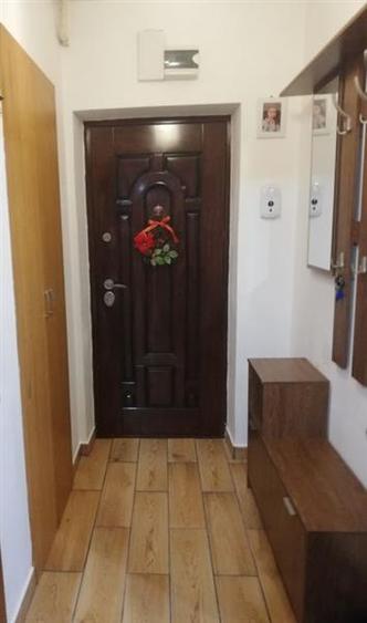 Apartament cu 3 camere semidecomandat, mobilat în Gării
