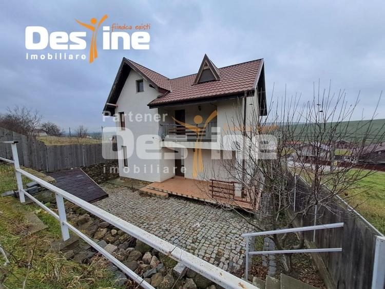 Casă individuală cu 4 camere cu Canalizare în Bogonos