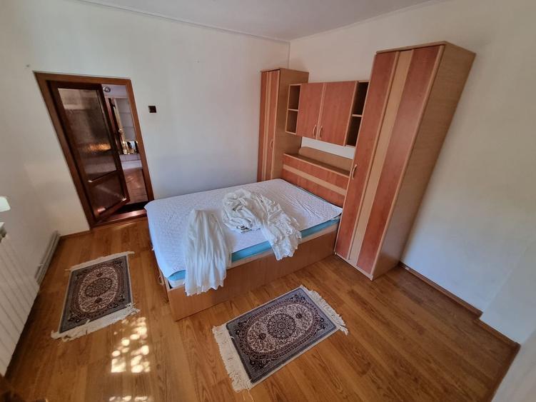 Casă individuală cu 4 camere cu Canalizare în Dacia