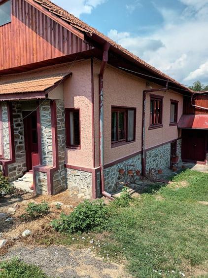 Casă cu 4 camere în Șovarna