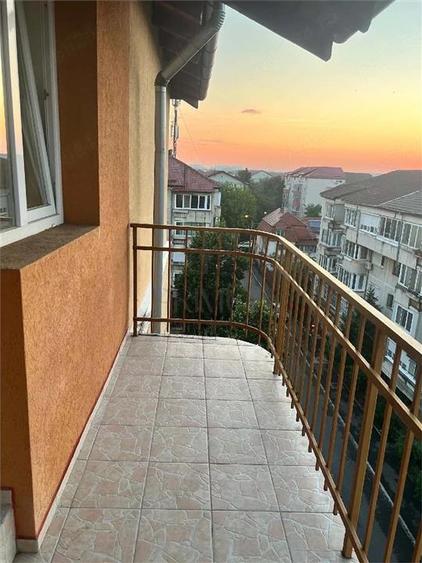 Apartament cu 2 camere decomandat, mobilat în Bucovina