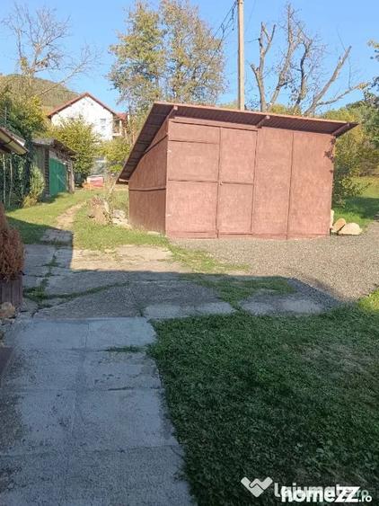 Casă cu 4 camere cu Teren 2300 Mp în Valea Borcutului