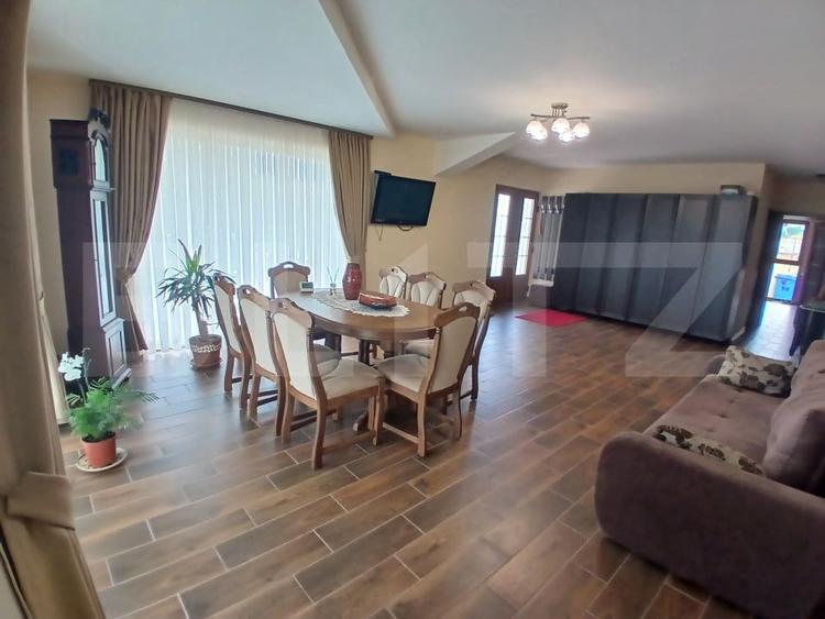 Casă individuală cu 6 camere cu Canalizare în Tinca