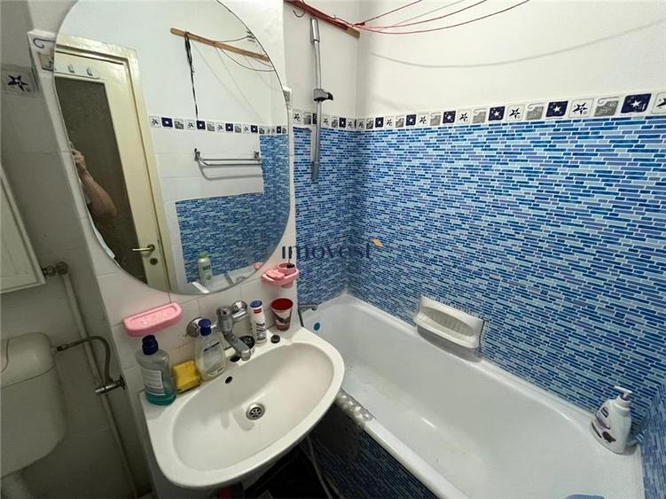 Apartament cu 4 camere decomandat în 14 Mai