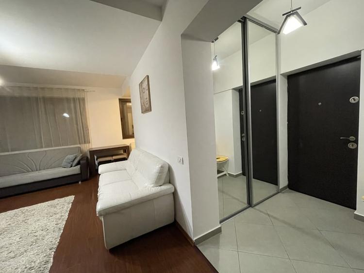 Apartament cu 2 camere semidecomandat, mobilat în Dristor