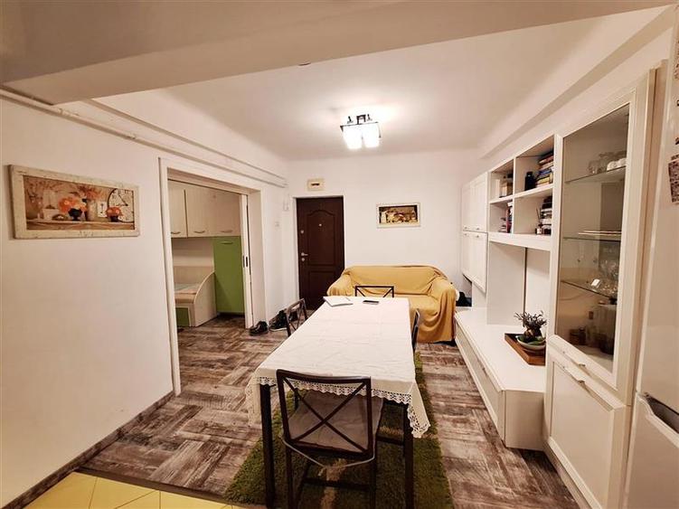 Apartament cu 2 camere decomandat, mobilat în Ultracentral