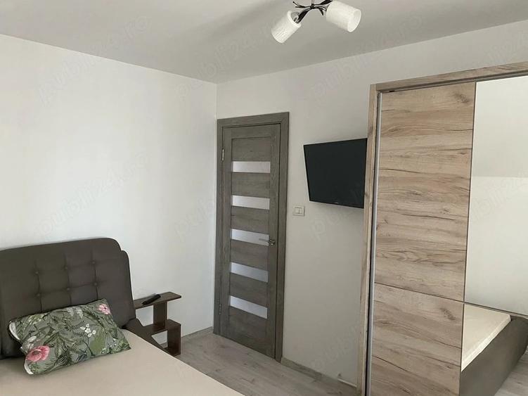 Apartament cu 3 camere semidecomandat în Dâmbovița