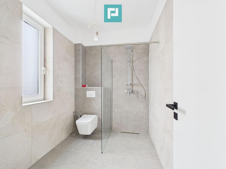 Duplex cu 5 camere cu Canalizare în Dumbrăvița