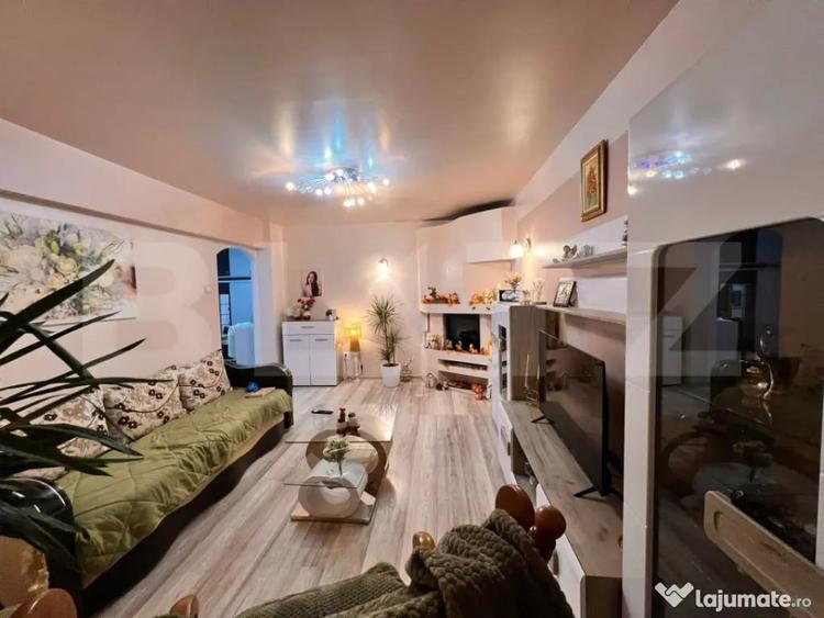 Apartament cu 4 camere decomandat în Central