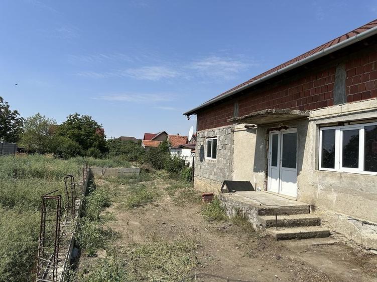 Casă cu 2 camere cu Teren 630 Mp în Vladimirescu