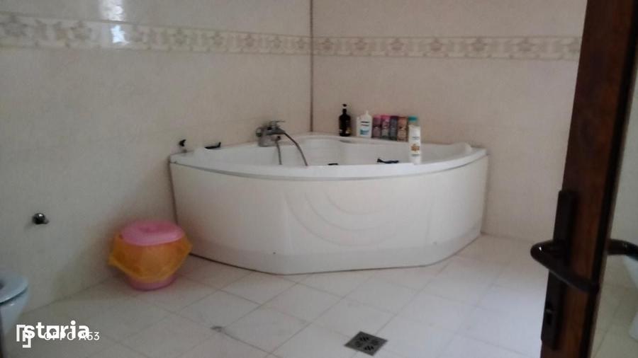 Casă cu 8 camere cu Teren 200 Mp în Tomis II