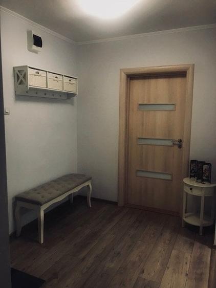 Apartament cu 3 camere semidecomandat, mobilat în Rahova