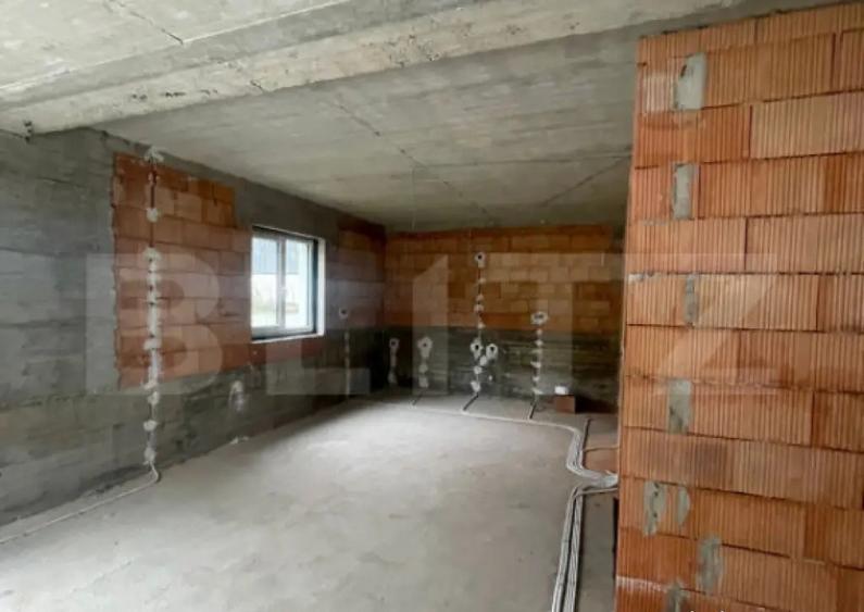 Casă cu 4 camere cu Teren 500 Mp în Popești