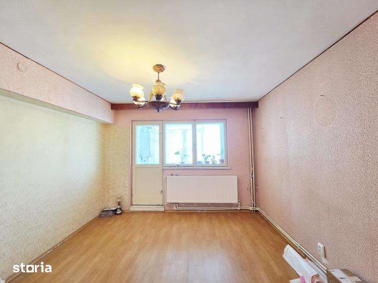 Apartament cu 3 camere decomandat în Central