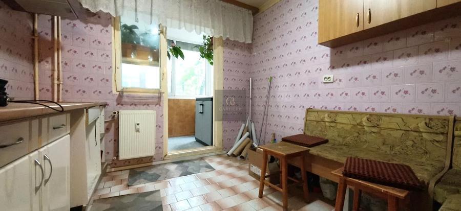 Apartament cu 4 camere semidecomandat în Gorjului