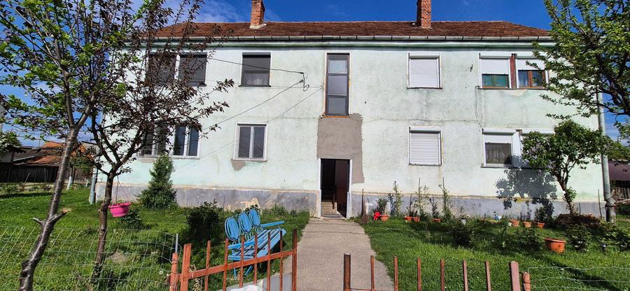 Apartament cu 3 camere la parter in Stei, jud.Bihor - 1