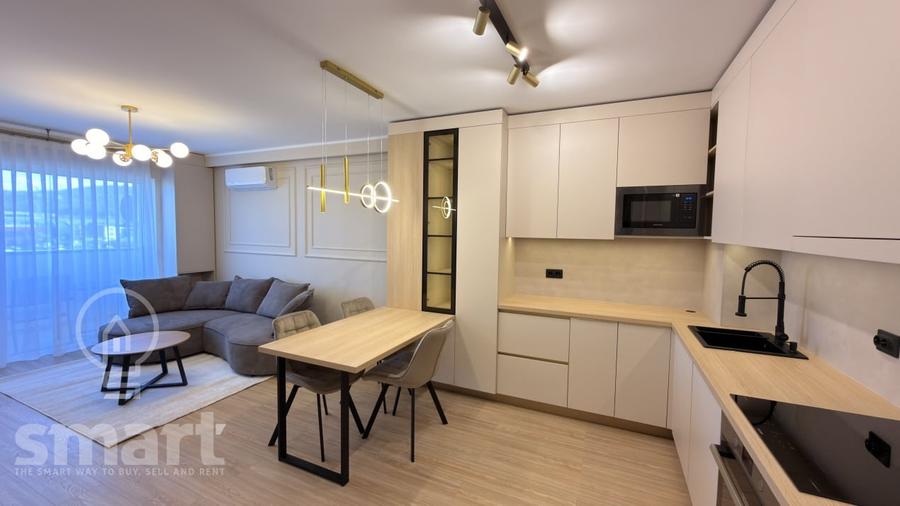 Apartament cu 2 camere semidecomandat, mobilat în Florești
