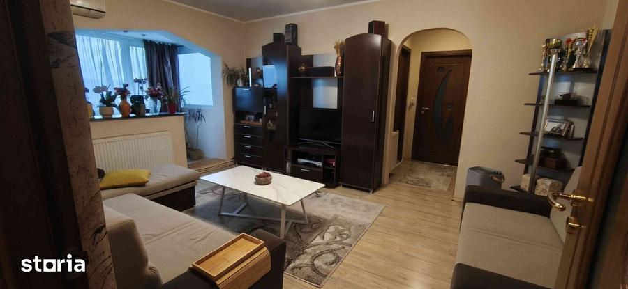 Apartament cu 2 camere semidecomandat în Cornișa