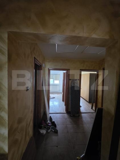 Apartament cu 4 camere decomandat, mobilat în Mazepa 1