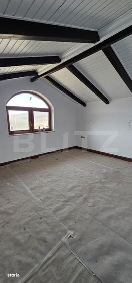 Casă cu 4 camere în Criș