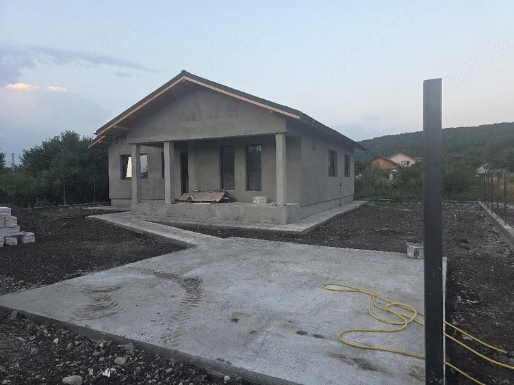 Casă cu Teren 500 Mp în Muntenii de Jos