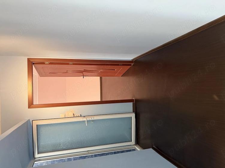 Apartament cu 3 camere semidecomandat în Tineretului