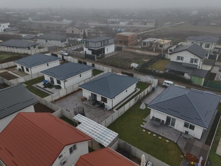Casă individuală cu 3 camere cu Canalizare în Măgurele