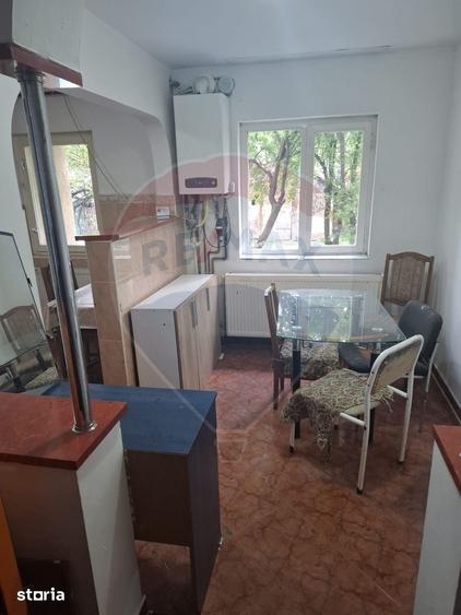 Apartament cu 3 camere, mobilat în Central