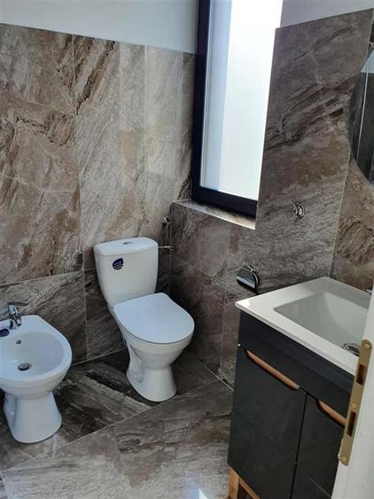 Apartament cu 3 camere semidecomandat, mobilat în Șelimbăr