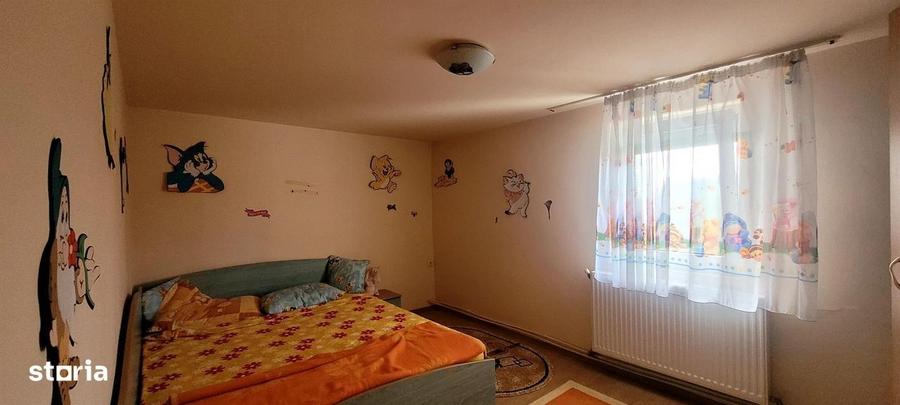 Casă cu 4 camere în Felcheriu