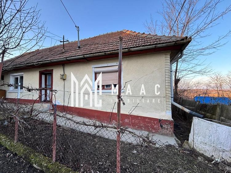 Casă individuală cu 4 camere cu Canalizare în Est