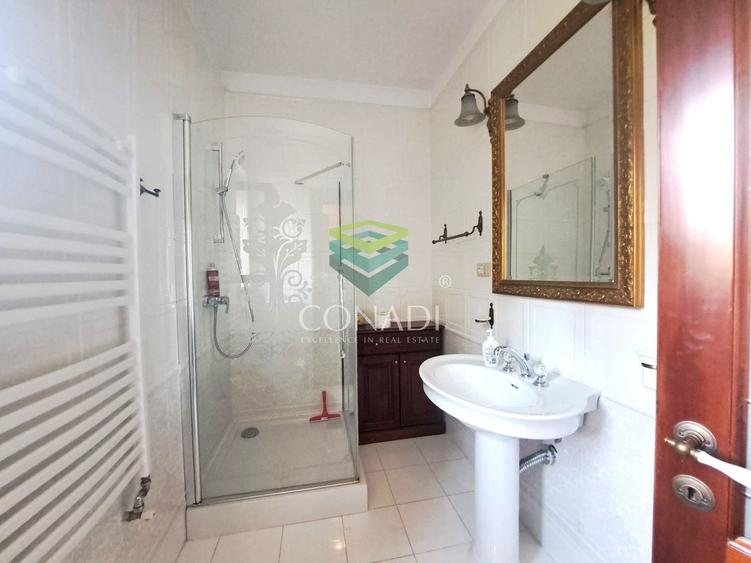 Casă individuală cu 6 camere cu Canalizare în Domenii