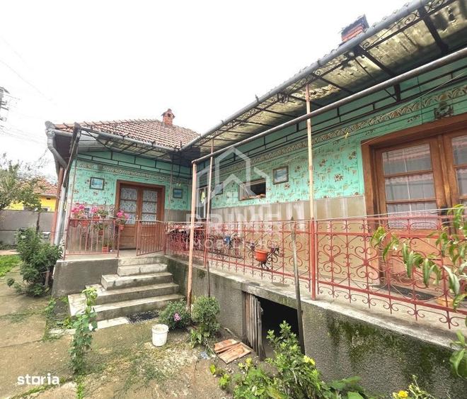Casă cu 4 camere în Suseni
