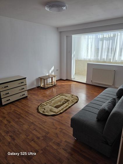 Apartament cu 3 camere decomandat în Vărsătura