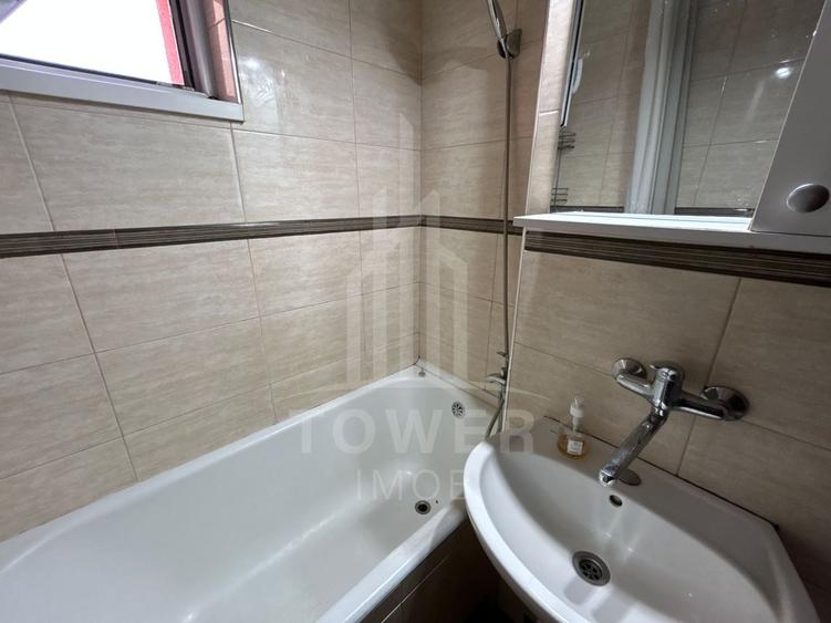 Apartament cu 3 camere decomandat în Vasile Aaron