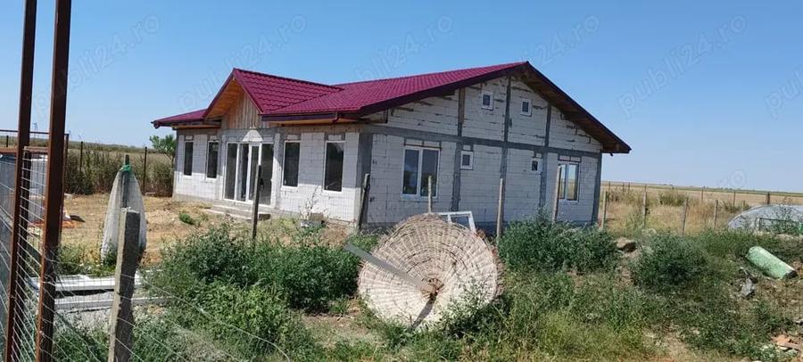 Casă cu 4 camere cu Teren 1000 Mp în Moșneni