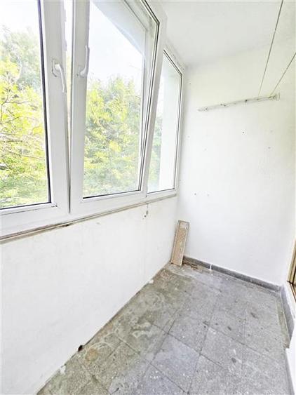 Apartament cu 4 camere decomandat în Drumul Taberei