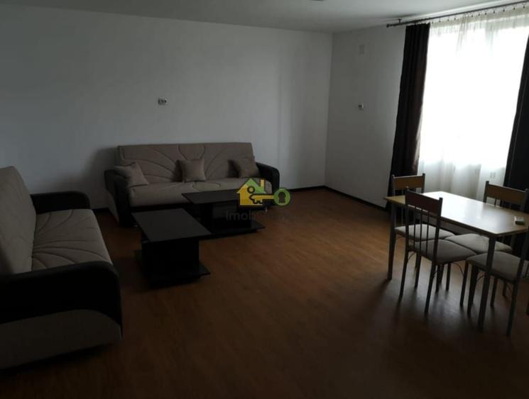 Casă individuală cu 6 camere cu Canalizare în Ultracentral