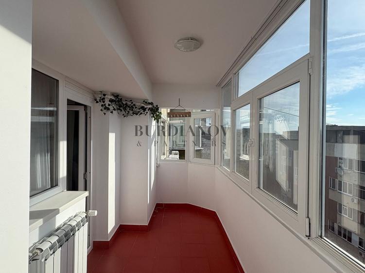 Apartament cu 3 camere decomandat în Drumul Taberei