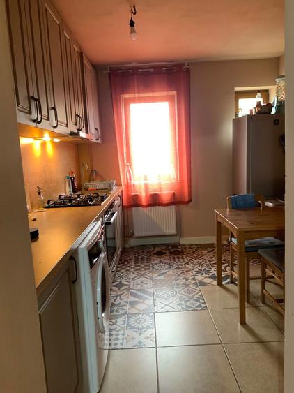 Apartament cu 3 camere decomandat în Grădiște