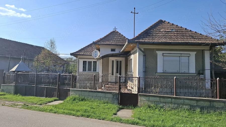 Casă cu 2 camere cu Teren 2236 Mp în Central