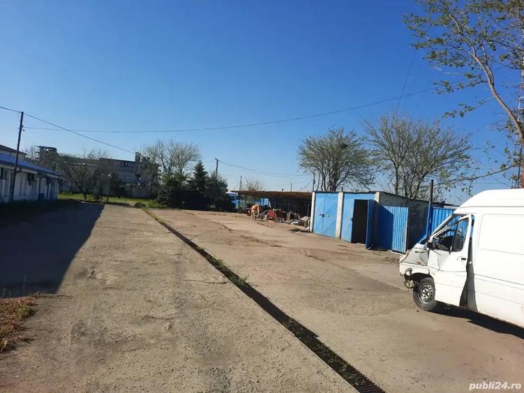 Spațiu comercial, de 3,000 mp, în Central