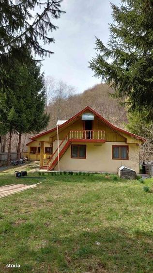 Casa cu 5 camere, curte de 500 mp, rural ,zona Centrala - 1